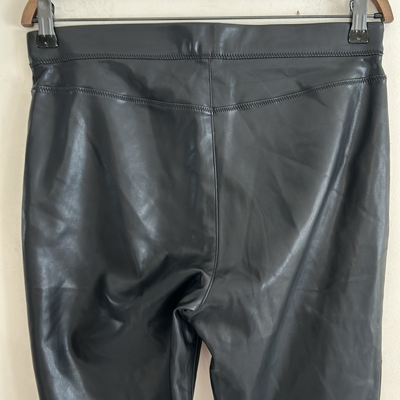 Free People Black Vegan Faux Leather Women's Leggings Size Lg/30 - Picture 10 of 15